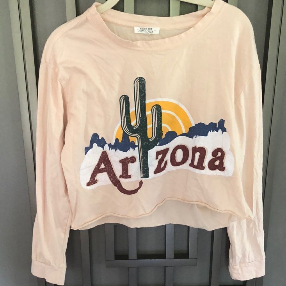 Love Arizona cactus long sleeve cropped T-shirt size M